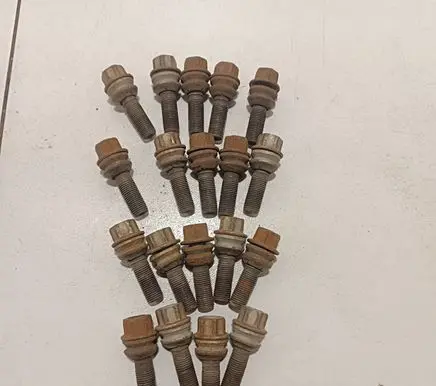 Volkswagen Transporter - Caravelle T5 Nuts/bolts Nocode