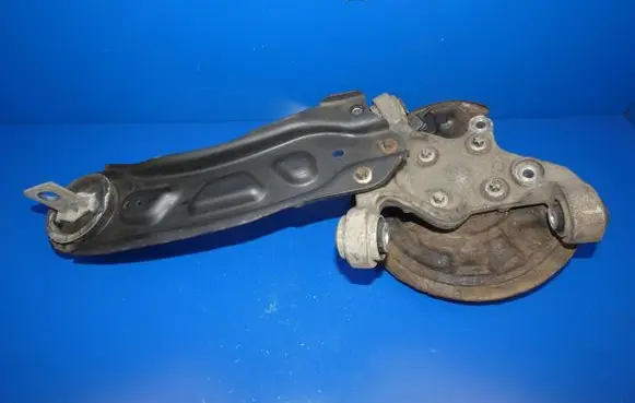Mercedes-Benz GLA W156 X156 Stub axle 