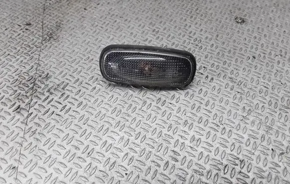 Land Rover Freelander Front fender indicator light