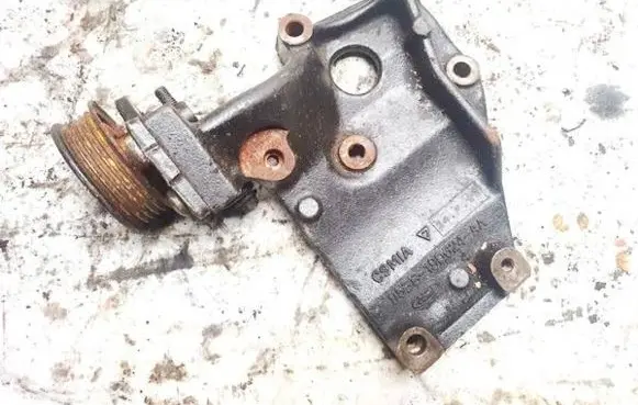 Ford Mondeo MK II Engine mounting bracket 95bb19d624aa