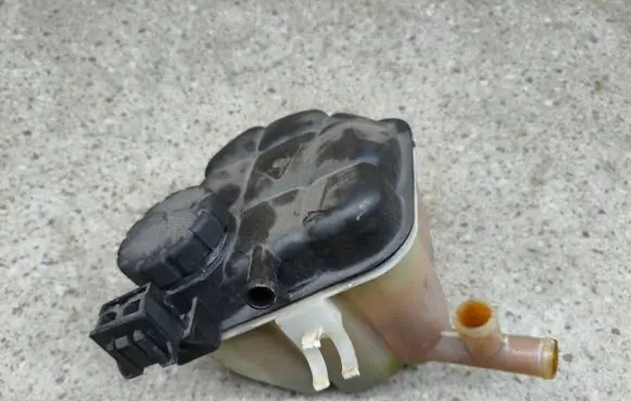 Mercedes-Benz GL X166 Coolant expansion tank/reservoir 1665000049