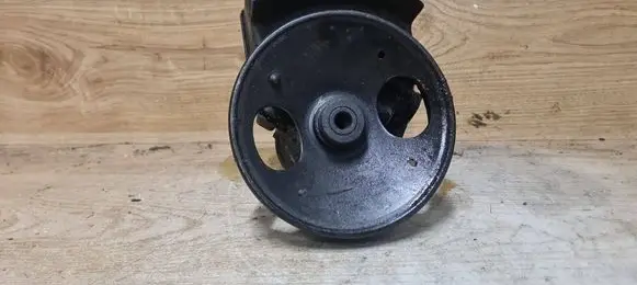 Volvo 850 Power steering pump 9157904