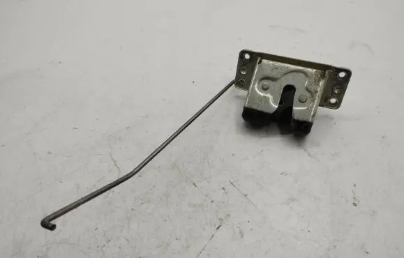 Opel Zafira A Tailgate/trunk/boot lock/catch/latch 90563999