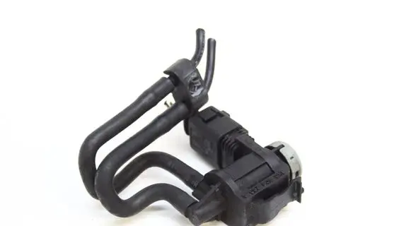 Volkswagen PASSAT B6 Turbo solenoid valve 1K0906283A