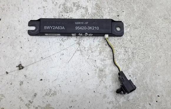 Hyundai ix35 Aerial GPS antenna 954203k210