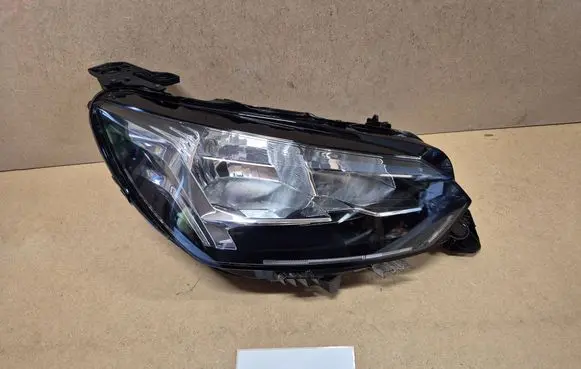 Peugeot 208 II Headlight/headlamp 9823193880