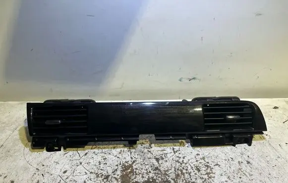 Dash center air vent grill