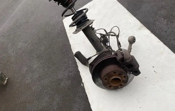 BMW 1 F20 F21 Front wheel hub spindle knuckle 6791575