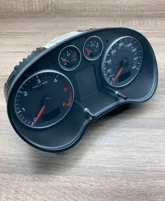 Audi A3 S3 8P Speedometer (instrument cluster) 8P0920951D
