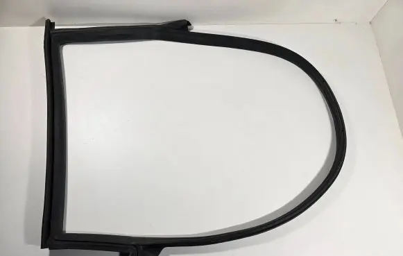 Tesla Model 3 Rubber seal rear door 1090499-00-L
