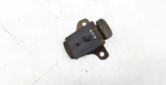 Engine mount bracket