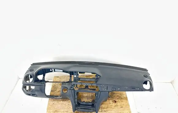 Mercedes-Benz C W204 Dashboard 2046805787