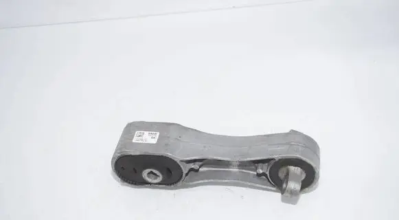 BMW 2 F46 Engine mount bracket 6885788 22116885788 6875190