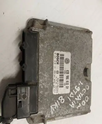 Volkswagen Golf IV Engine control unit/module 038906018GM 0281010181 28SA4076