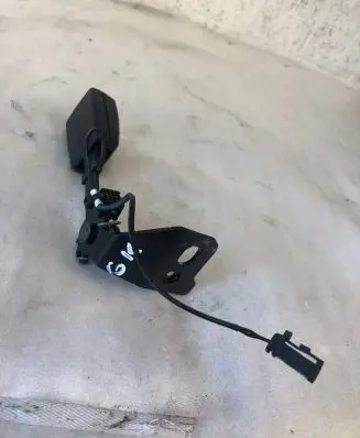 Opel Grandland X Rear seatbelt buckle 9810493477