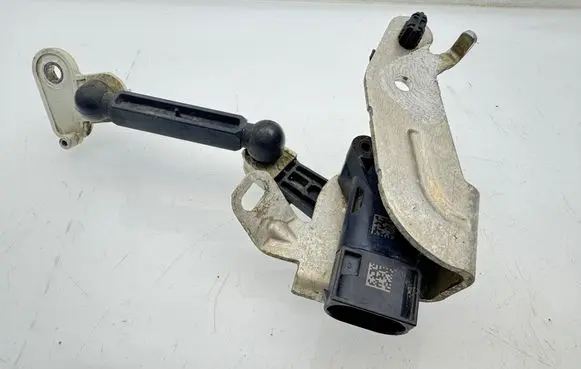 BMW iX Rear air suspension level height sensor 3714 6895466 25496911