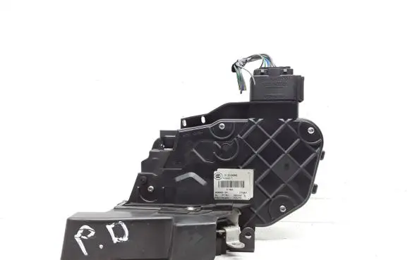 Volvo V70 Front door lock 31253666