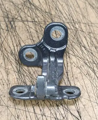 Rear door hinge set