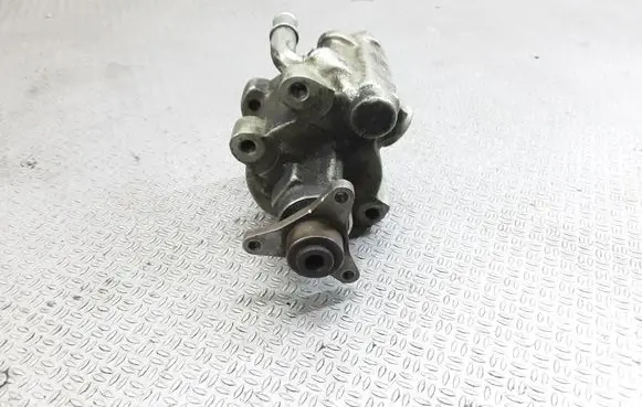 Renault Scenic I Power steering pump 7846075