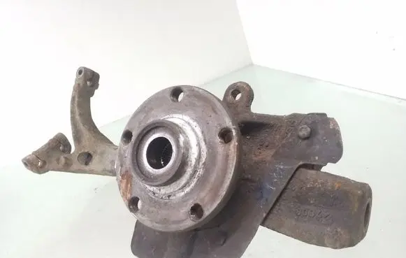 Volkswagen PASSAT B5 Front wheel hub spindle knuckle 8D0407257S