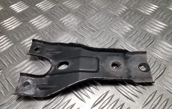 Volkswagen PASSAT B7 Radiator support slam panel bracket 3AA805569