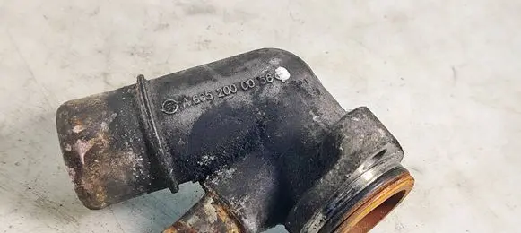 Engine coolant pipe/hose