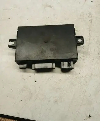 Mercedes-Benz C W203 Tow bar relay 0295456732 5DS00810200