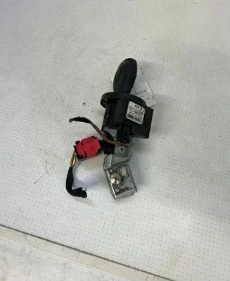 Renault Clio III Ignition lock N0502060