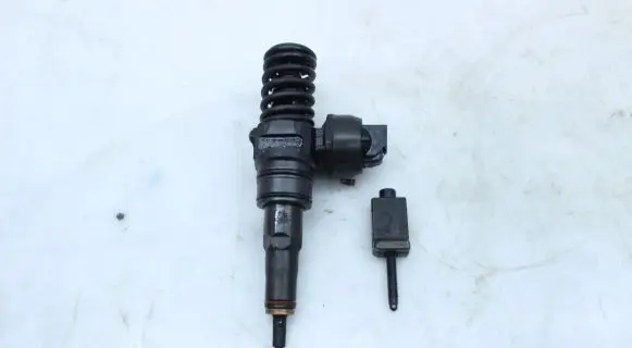 Seat Altea Fuel injector 038130073AG