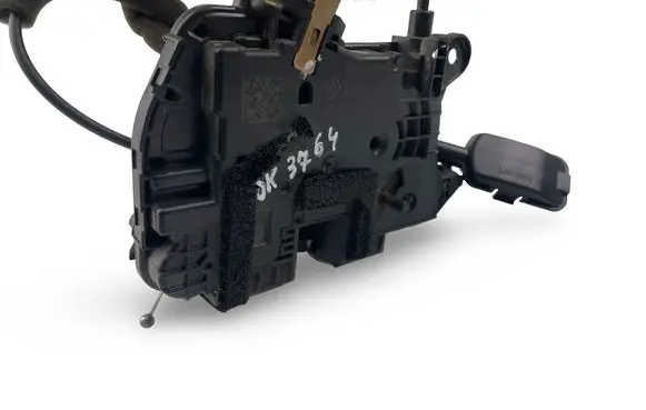 Renault Captur Rear door lock 825019935R