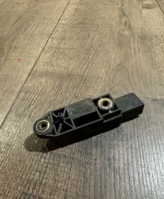 Mercedes-Benz E W211 Airbag deployment crash/impact sensor A0028202726 25571203 A28227260