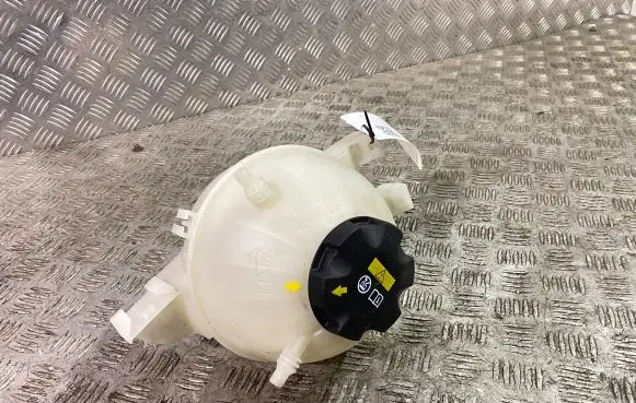 BMW X4 G02 Coolant expansion tank/reservoir 8742660 7925685