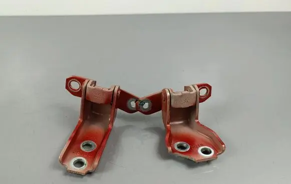 Suzuki SX4 S-Cross Front door hinge set 