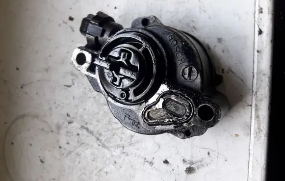 Ford Focus Vacuum pump