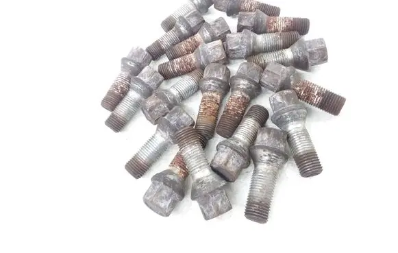 Volvo V70 Nuts/bolts 
