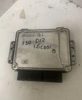 Hyundai i30 Engine control unit/module 391062A710