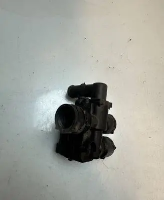 Mercedes-Benz E W211 Coolant heater control valve 2118320584