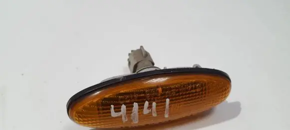 Mazda 323 F Front fender indicator light 0464120 046-4120