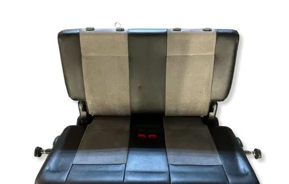 Mitsubishi Pajero Third row seats 