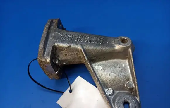 Mercedes-Benz S W126 Engine mounting bracket R1102233004