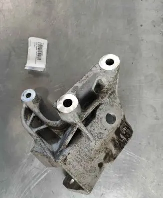 Volvo XC60 Engine mounting bracket 31430490