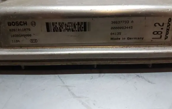Volvo S80 Engine control unit/module 0281011078 1039S00000 30637733A