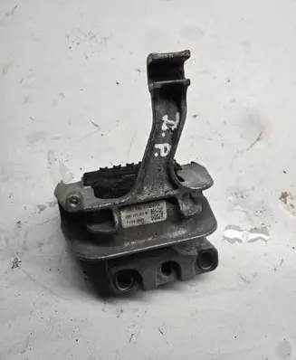 Volkswagen Tiguan Allspace Engine mount bracket 3Q0199262M