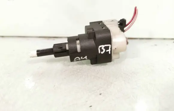 Audi A4 S4 B7 8E 8H Brake pedal sensor switch 1K2945511