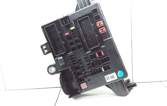Opel Insignia A Fuse module 13277321 544949969
