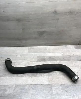 Engine coolant pipe/hose