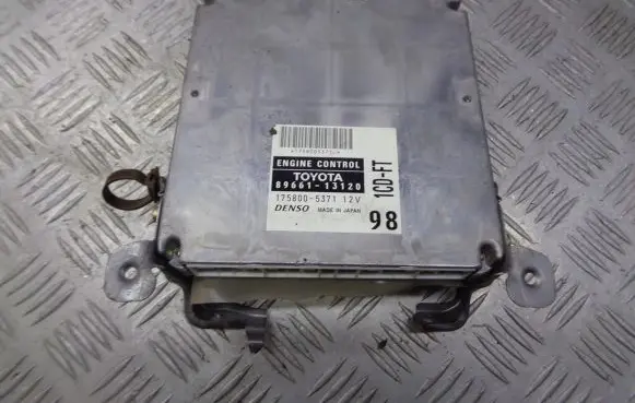 Toyota Corolla Verso E121 Engine control unit/module ECU 89661-13120