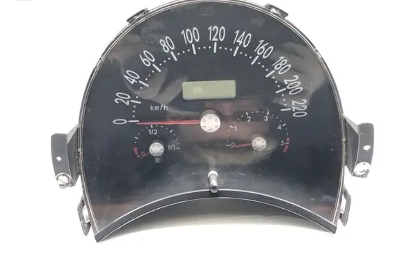 Volkswagen New Beetle Speedometer (instrument cluster)