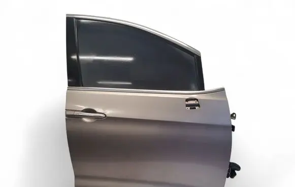 Chrysler Pacifica Front door