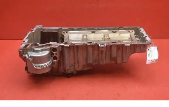 BMW 7 F01 F02 F03 F04 Oil sump 7570691